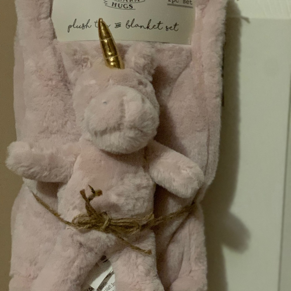 Plush toy and blanket set